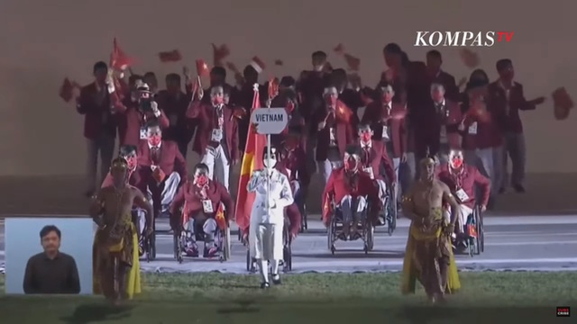 Đoàn TTVN tại lễ khai mạc ASEAN Para Games lần thứ 11 - Ảnh: Quân đội nhân dân